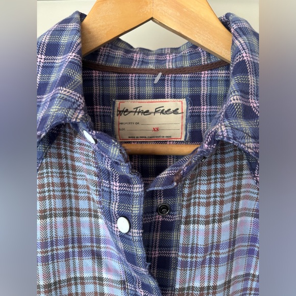 We The Free Layer It Up Plaid Top NWOT Size XS Blue Combo - Picture 6 of 7